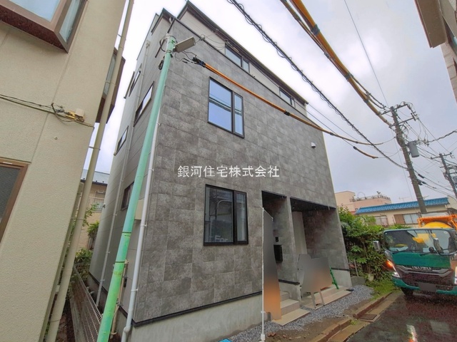 G00398192 東京都荒川区東尾久１丁目 新築一戸建て 8699万円 土地面積54.71m² (約16.54坪) 建物面積106.12m² (約32.10坪) 間取り４ＬＤＫ 築年月2026年05月(築１年以内)【外観17】