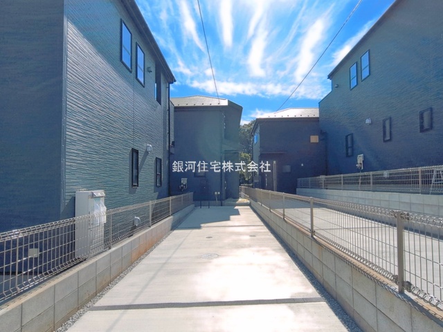 G00398377 東京都八王子市館町 新築一戸建て 3799万円 土地面積185.11m² (約55.99坪) 建物面積102.87m² (約31.11坪) 間取り４ＬＤＫ 築年月2026年09月(築１年以内)【外観2】