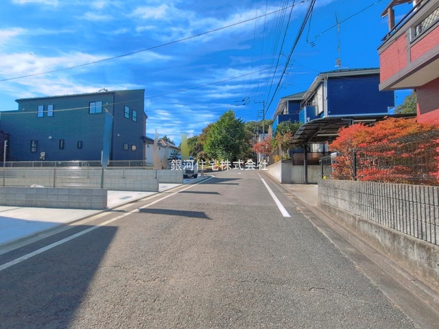 G00398377 東京都八王子市館町 新築一戸建て 3799万円 土地面積185.11m² (約55.99坪) 建物面積102.87m² (約31.11坪) 間取り４ＬＤＫ 築年月2026年09月(築１年以内)【外観3】