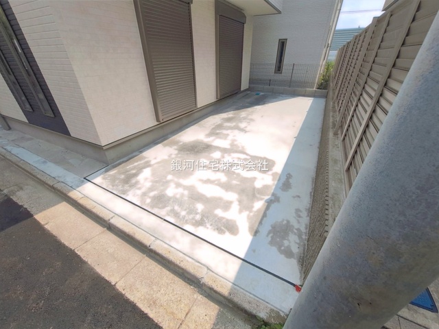 G00398384 千葉県市川市国分６丁目 新築一戸建て 3998万円 土地面積71.24m² (約21.55坪) 建物面積96.88m² (約29.30坪) 築年月2026年07月(築１年以内)【外観9】