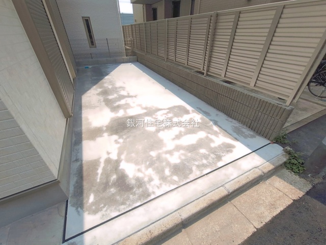 G00398384 千葉県市川市国分６丁目 新築一戸建て 3998万円 土地面積71.24m² (約21.55坪) 建物面積96.88m² (約29.30坪) 築年月2026年07月(築１年以内)【外観10】