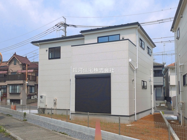 G00398448 埼玉県草加市谷塚町 新築一戸建て 5499万円 土地面積151.51m² (約45.83坪) 建物面積105.54m² (約31.92坪) 間取り４ＬＤＫ 築年月2026年07月(築１年以内)【外観2】