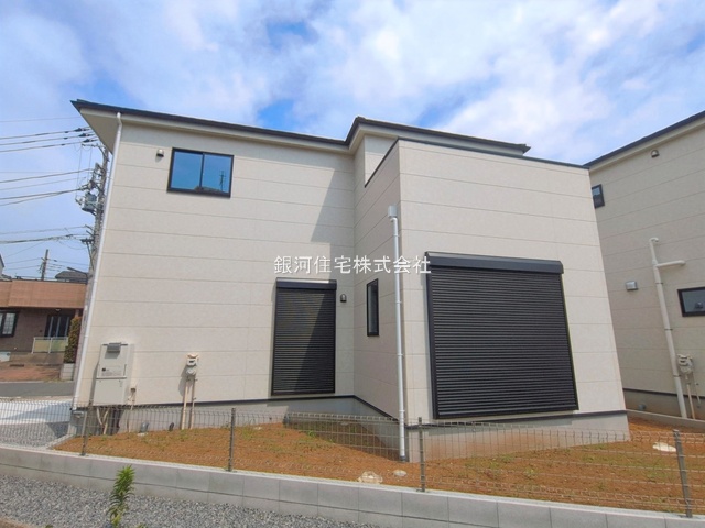 G00398448 埼玉県草加市谷塚町 新築一戸建て 5499万円 土地面積151.51m² (約45.83坪) 建物面積105.54m² (約31.92坪) 間取り４ＬＤＫ 築年月2026年07月(築１年以内)【外観10】