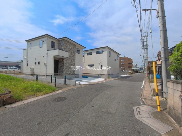 G00398448 埼玉県草加市谷塚町 新築一戸建て 5499万円 土地面積151.51m² (約45.83坪) 建物面積105.54m² (約31.92坪) 間取り４ＬＤＫ 築年月2026年07月(築１年以内)【外観12】