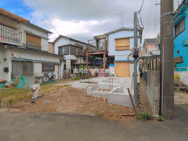 G00398479 神奈川県横浜市中区大平町 新築一戸建て 3880万円 土地面積58.08m² (約17.56坪) 建物面積57.96m² (約17.53坪) 間取り２ＬＤＫ 築年月2027年03月【外観2】