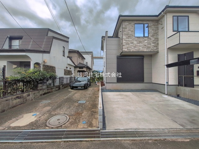 G00398509 千葉県流山市三輪野山１丁目 新築一戸建て 5099万円 土地面積121.30m² (約36.69坪) 建物面積112.32m² (約33.97坪) 間取り３ＳＬＤＫ 築年月2026年09月(築１年以内)【外観6】