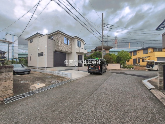 G00398509 千葉県流山市三輪野山１丁目 新築一戸建て 5099万円 土地面積121.30m² (約36.69坪) 建物面積112.32m² (約33.97坪) 間取り３ＳＬＤＫ 築年月2026年09月(築１年以内)【外観7】