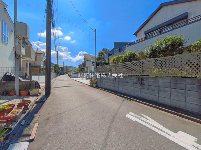 G00398510 神奈川県横浜市金沢区柳町 新築一戸建て 7298万円 土地面積131.22m² (約39.69坪) 建物面積101.85m² (約30.80坪) 間取り４ＬＤＫ 築年月2026年07月(築１年以内)【外観10】