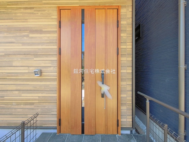 G00398510 神奈川県横浜市金沢区柳町 新築一戸建て 7298万円 土地面積131.22m² (約39.69坪) 建物面積101.85m² (約30.80坪) 間取り４ＬＤＫ 築年月2026年07月(築１年以内)【外観16】