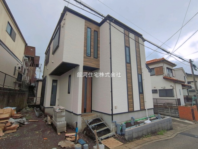 G00398512 神奈川県横浜市戸塚区汲沢５丁目 新築一戸建て 5798万円 土地面積100.63m² (約30.44坪) 建物面積99.36m² (約30.05坪) 間取り４ＬＤＫ 築年月2026年09月(築１年以内)【外観4】