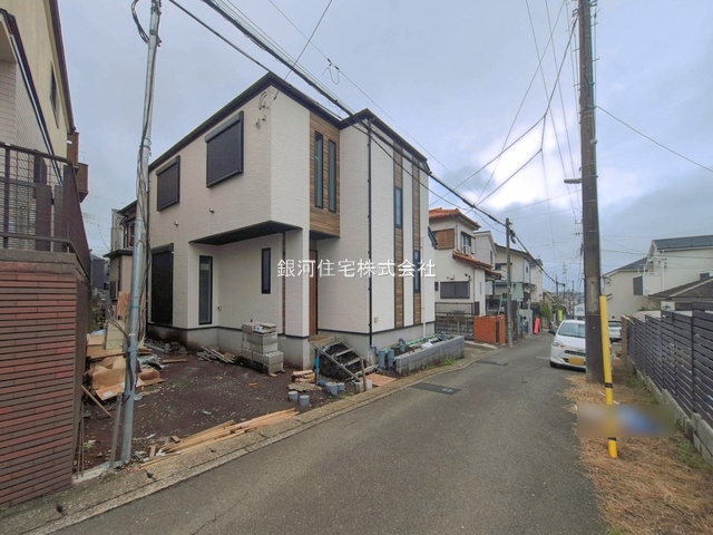 G00398512 神奈川県横浜市戸塚区汲沢５丁目 新築一戸建て 5798万円 土地面積100.63m² (約30.44坪) 建物面積99.36m² (約30.05坪) 間取り４ＬＤＫ 築年月2026年09月(築１年以内)【外観6】