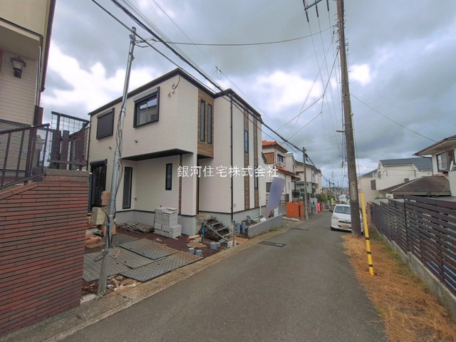 G00398512 神奈川県横浜市戸塚区汲沢５丁目 新築一戸建て 5798万円 土地面積100.63m² (約30.44坪) 建物面積99.36m² (約30.05坪) 間取り４ＬＤＫ 築年月2026年09月(築１年以内)【外観9】