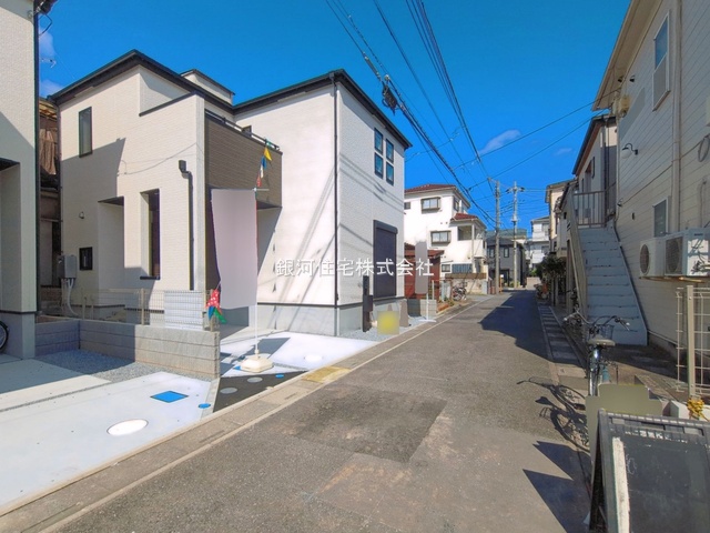 G00398513 埼玉県草加市草加５丁目 新築一戸建て 4880万円 土地面積82.57m² (約24.97坪) 建物面積89.22m² (約26.98坪) 間取り３ＬＤＫ 築年月2026年08月(築１年以内)【外観3】