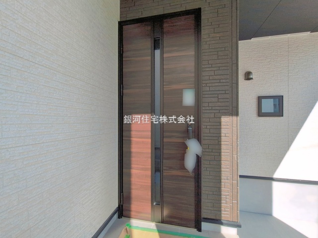 G00398513 埼玉県草加市草加５丁目 新築一戸建て 4880万円 土地面積82.57m² (約24.97坪) 建物面積89.22m² (約26.98坪) 間取り３ＬＤＫ 築年月2026年08月(築１年以内)【外観6】