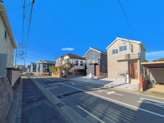 G00398517 神奈川県藤沢市天神町３丁目 新築一戸建て 4590万円 土地面積99.23m² (約30.01坪) 建物面積79.93m² (約24.17坪) 間取り３ＬＤＫ 築年月2026年10月(築１年以内)【外観3】