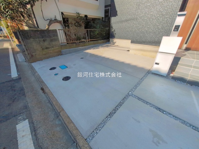 G00398517 神奈川県藤沢市天神町３丁目 新築一戸建て 4590万円 土地面積99.23m² (約30.01坪) 建物面積79.93m² (約24.17坪) 間取り３ＬＤＫ 築年月2026年10月(築１年以内)【外観7】