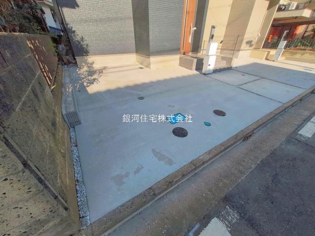 G00398517 神奈川県藤沢市天神町３丁目 新築一戸建て 4590万円 土地面積99.23m² (約30.01坪) 建物面積79.93m² (約24.17坪) 間取り３ＬＤＫ 築年月2026年10月(築１年以内)【外観11】