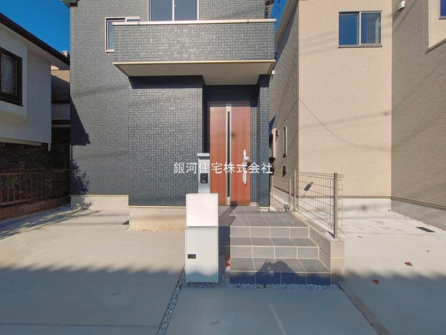 G00398517 神奈川県藤沢市天神町３丁目 新築一戸建て 4590万円 土地面積99.23m² (約30.01坪) 建物面積79.93m² (約24.17坪) 間取り３ＬＤＫ 築年月2026年10月(築１年以内)【外観14】