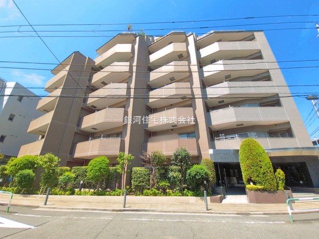 G00398689 東京都世田谷区下馬１丁目 中古マンション 1億5980万円 専有面積79.89m² (約24.16坪) 間取り３ＬＤＫ 所在階3階 築年月2004年02月(築22年)【外観2】