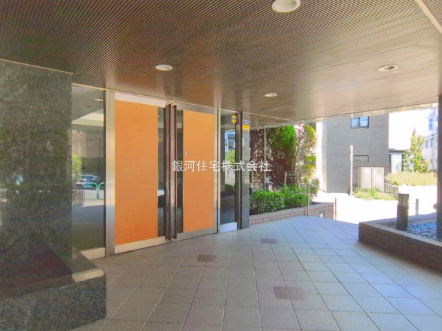 G00398689 東京都世田谷区下馬１丁目 中古マンション 1億5980万円 専有面積79.89m² (約24.16坪) 間取り３ＬＤＫ 所在階3階 築年月2004年02月(築22年)【外観3】