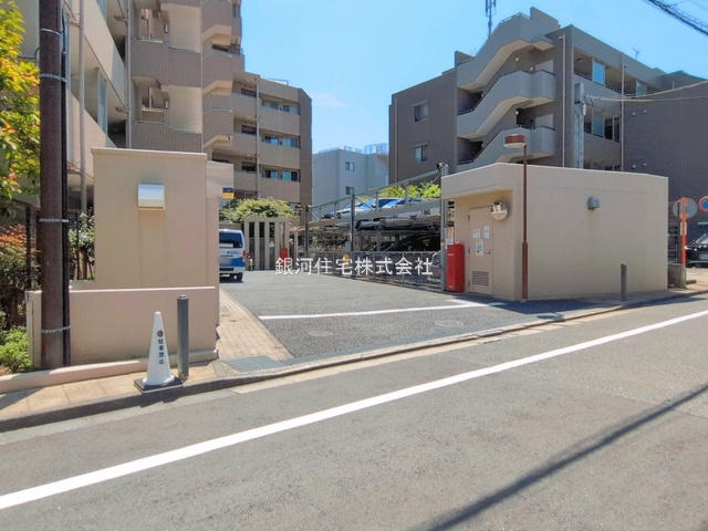 G00398689 東京都世田谷区下馬１丁目 中古マンション 1億5980万円 専有面積79.89m² (約24.16坪) 間取り３ＬＤＫ 所在階3階 築年月2004年02月(築22年)【外観11】