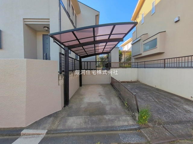 G00398741 神奈川県藤沢市本藤沢３丁目 中古一戸建て 4699万円 土地面積125.63m² (約38.00坪) 建物面積93.56m² (約28.30坪) 間取り４ＬＤＫ 築年月2001年09月(築25年)【外観15】