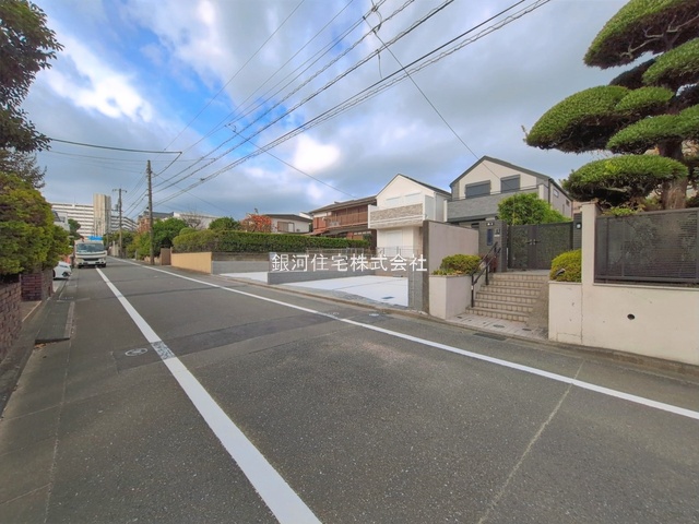 G00399263 神奈川県横浜市磯子区洋光台３丁目 新築一戸建て 8198万円 土地面積172.28m² (約52.11坪) 建物面積102.26m² (約30.93坪) 間取り４ＬＤＫ 築年月2026年10月(築１年以内)【外観7】