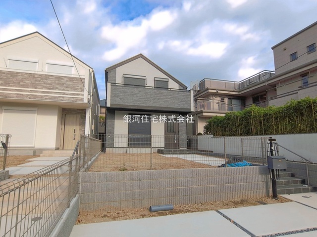 G00399263 神奈川県横浜市磯子区洋光台３丁目 新築一戸建て 8198万円 土地面積172.28m² (約52.11坪) 建物面積102.26m² (約30.93坪) 間取り４ＬＤＫ 築年月2026年10月(築１年以内)【外観10】