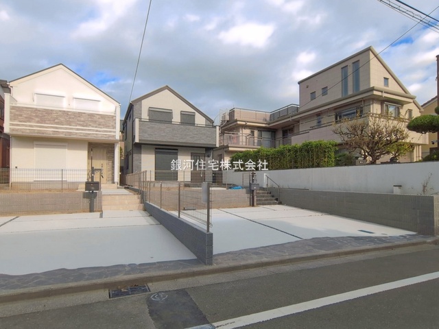 G00399263 神奈川県横浜市磯子区洋光台３丁目 新築一戸建て 8198万円 土地面積172.28m² (約52.11坪) 建物面積102.26m² (約30.93坪) 間取り４ＬＤＫ 築年月2026年10月(築１年以内)【外観11】