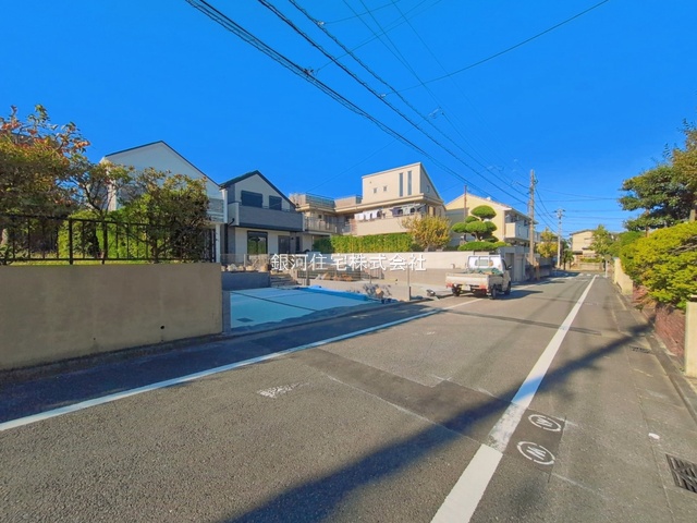 G00399263 神奈川県横浜市磯子区洋光台３丁目 新築一戸建て 8198万円 土地面積172.28m² (約52.11坪) 建物面積102.26m² (約30.93坪) 間取り４ＬＤＫ 築年月2026年10月(築１年以内)【外観16】