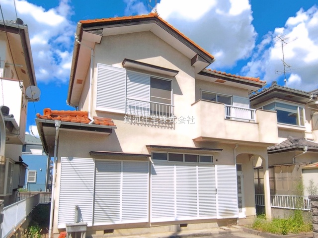 G00399266 埼玉県鴻巣市吹上富士見１丁目 中古一戸建て 799万円 土地面積105.85m² (約32.01坪) 建物面積93.57m² (約28.30坪) 間取り４ＬＤＫ 築年月1988年09月(築38年)【外観7】