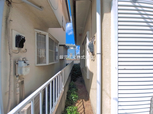 G00399266 埼玉県鴻巣市吹上富士見１丁目 中古一戸建て 799万円 土地面積105.85m² (約32.01坪) 建物面積93.57m² (約28.30坪) 間取り４ＬＤＫ 築年月1988年09月(築38年)【外観15】