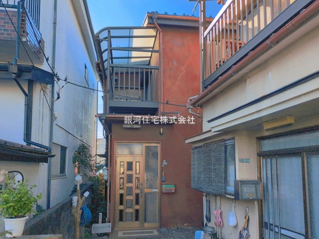 G00399271 東京都足立区西新井本町４丁目 中古一戸建て 1380万円 土地面積86.45m² (約26.15坪) 建物面積83.09m² (約25.13坪) 間取り４ＬＤＫ 築年月1970年03月(築56年)