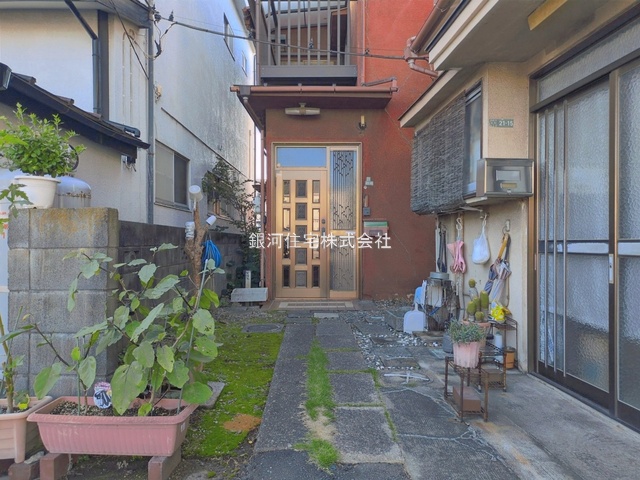 G00399271 東京都足立区西新井本町４丁目 中古一戸建て 1380万円 土地面積86.45m² (約26.15坪) 建物面積83.09m² (約25.13坪) 間取り４ＬＤＫ 築年月1970年03月(築56年)【外観9】