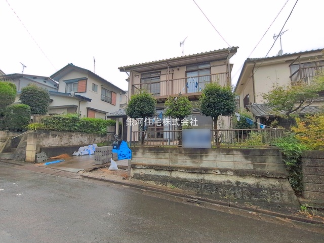 G00399543 埼玉県入間市大字新久 中古一戸建て 2099万円 土地面積153.87m² (約46.54坪) 建物面積109.88m² (約33.23坪) 間取り４ＬＤＫ 築年月1982年08月(築44年)【外観2】